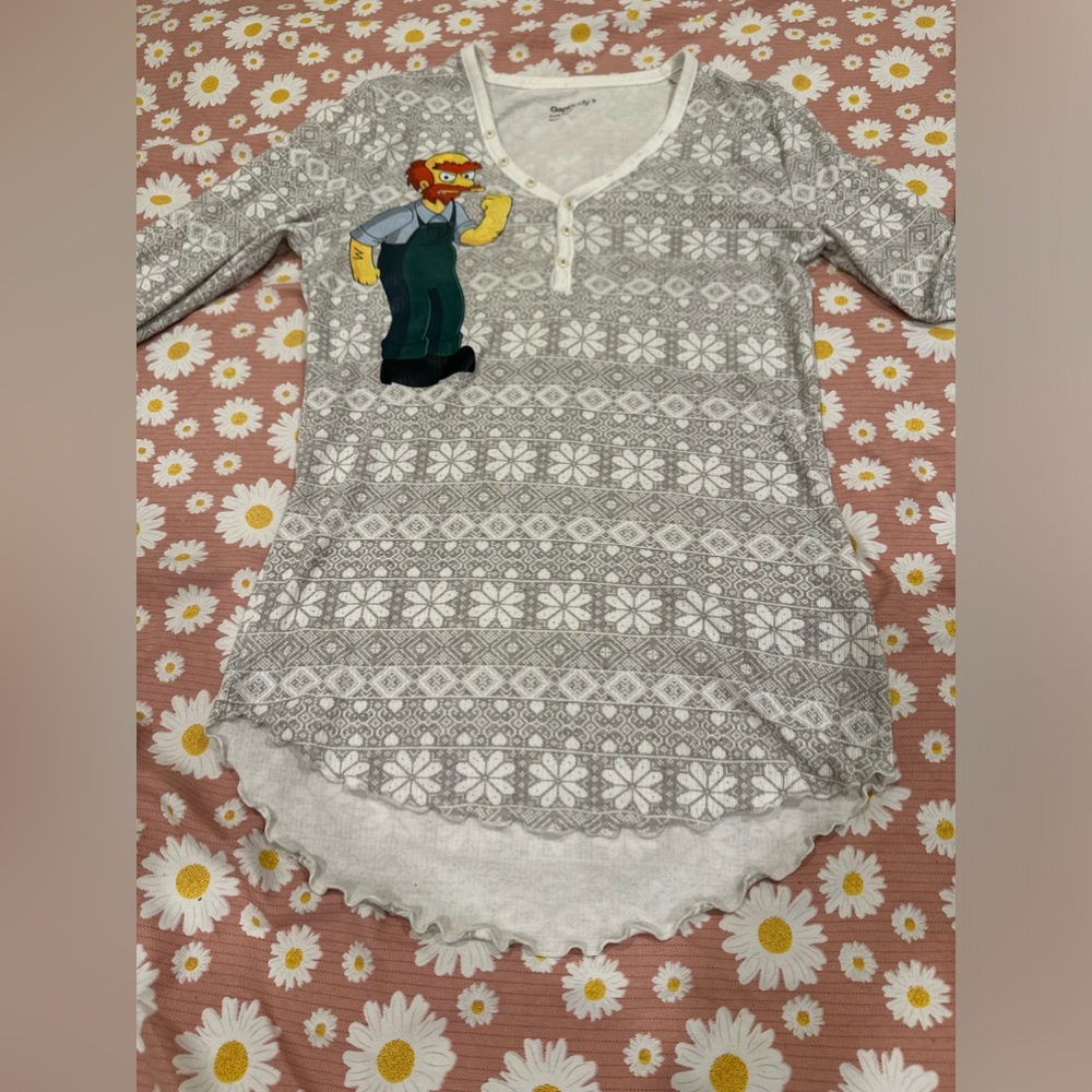 Up Cycled Y2K vintage gap body long sleeve w/ WILLY decal